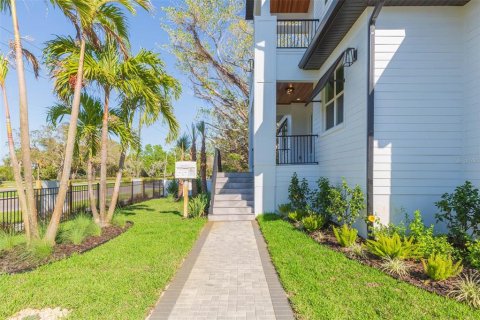Casa en venta en Saint Petersburg, Florida, 4 dormitorios, 314.94 m2 № 1592840 - foto 4