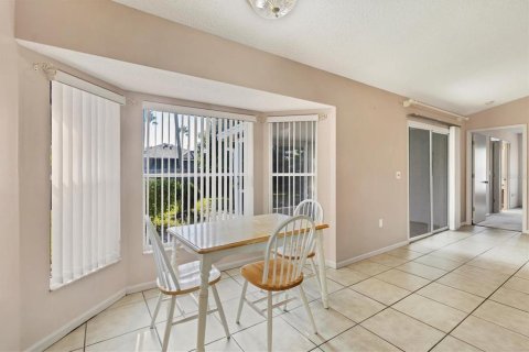 House in Sarasota, Florida 3 bedrooms, 119.01 sq.m. № 1812800 - photo 11
