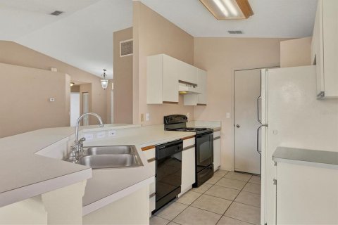 House in Sarasota, Florida 3 bedrooms, 119.01 sq.m. № 1812800 - photo 13