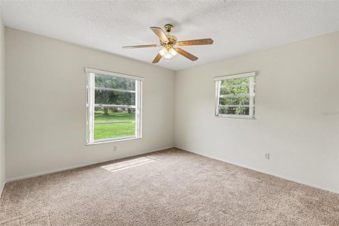 House in Dover, Florida 3 bedrooms, 118.91 sq.m. № 2227139 - photo 17