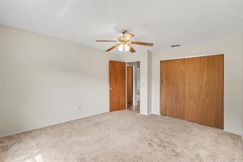 House in Dover, Florida 3 bedrooms, 118.91 sq.m. № 2227139 - photo 18