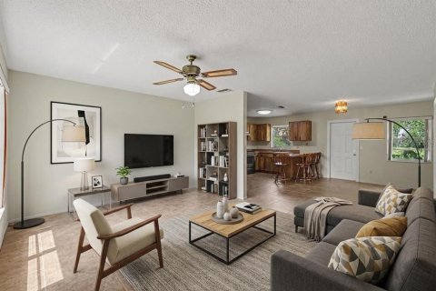 House in Dover, Florida 3 bedrooms, 118.91 sq.m. № 2227139 - photo 6