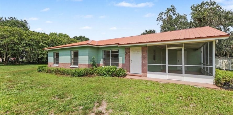House in Dover, Florida 3 bedrooms, 118.91 sq.m. № 2227139