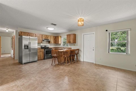 House in Dover, Florida 3 bedrooms, 118.91 sq.m. № 2227139 - photo 9
