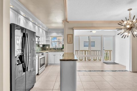 Appartement à louer à Hallandale Beach, Floride: 1 chambre, 79.43 m2 № 2146961 - photo 8