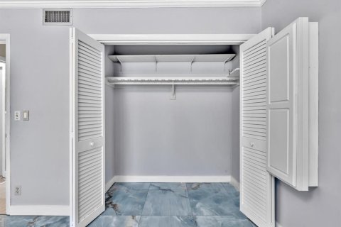 Appartement à louer à Hallandale Beach, Floride: 1 chambre, 79.43 m2 № 2146961 - photo 30
