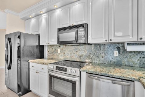 Appartement à louer à Hallandale Beach, Floride: 1 chambre, 79.43 m2 № 2146961 - photo 17