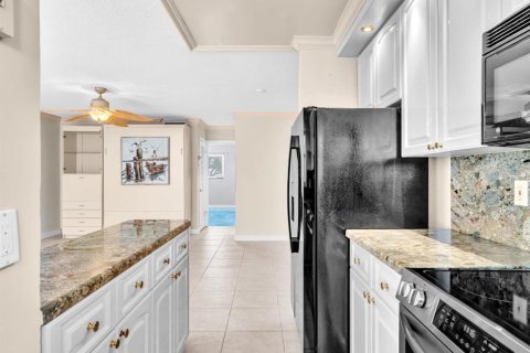 Appartement à louer à Hallandale Beach, Floride: 1 chambre, 79.43 m2 № 2146961 - photo 18