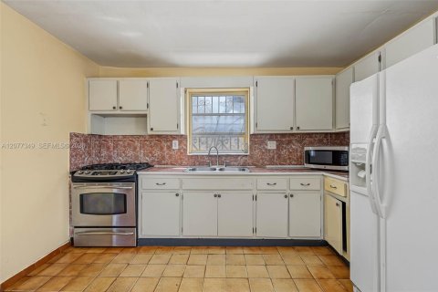 Casa en venta en Miami, Florida, 2 dormitorios, 97.18 m2 № 2325268 - foto 11