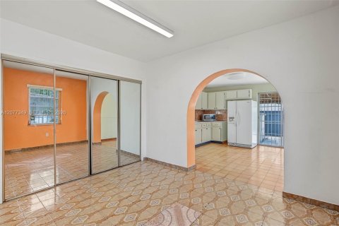 Casa en venta en Miami, Florida, 2 dormitorios, 97.18 m2 № 2325268 - foto 7
