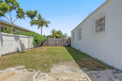 Casa en venta en Miami, Florida, 2 dormitorios, 97.18 m2 № 2325268 - foto 18