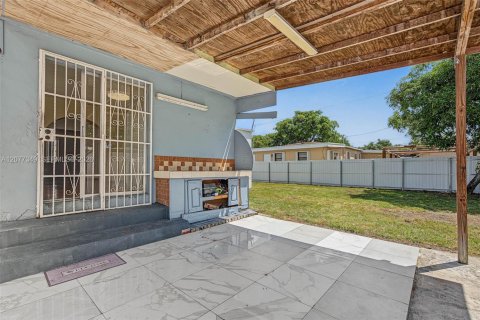 Casa en venta en Miami, Florida, 2 dormitorios, 97.18 m2 № 2325268 - foto 20