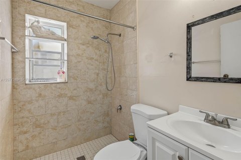 Casa en venta en Miami, Florida, 2 dormitorios, 97.18 m2 № 2325268 - foto 16