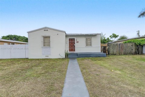 Casa en venta en Miami, Florida, 2 dormitorios, 97.18 m2 № 2325268 - foto 2