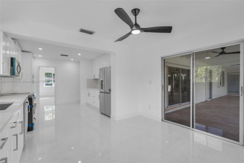 Villa ou maison à louer à Pinecrest, Floride: 3 chambres, 204.76 m2 № 1965901 - photo 29