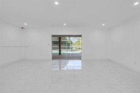 Villa ou maison à louer à Pinecrest, Floride: 3 chambres, 204.76 m2 № 1965901 - photo 24