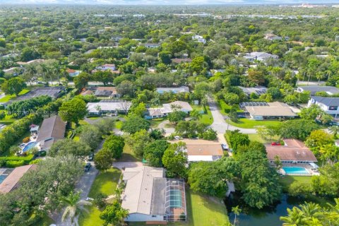 Villa ou maison à louer à Pinecrest, Floride: 3 chambres, 204.76 m2 № 1965901 - photo 2