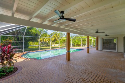 Villa ou maison à louer à Pinecrest, Floride: 3 chambres, 204.76 m2 № 1965901 - photo 12