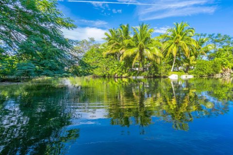 Villa ou maison à louer à Pinecrest, Floride: 3 chambres, 204.76 m2 № 1965901 - photo 16