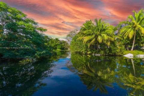 Villa ou maison à louer à Pinecrest, Floride: 3 chambres, 204.76 m2 № 1965901 - photo 17