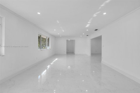 Villa ou maison à louer à Pinecrest, Floride: 3 chambres, 204.76 m2 № 1965901 - photo 23