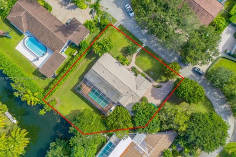 Villa ou maison à louer à Pinecrest, Floride: 3 chambres, 204.76 m2 № 1965901 - photo 7