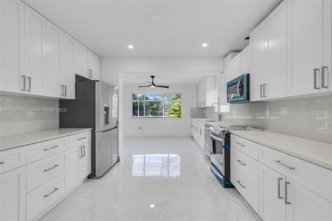 Villa ou maison à louer à Pinecrest, Floride: 3 chambres, 204.76 m2 № 1965901 - photo 27