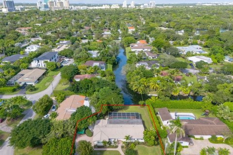 Villa ou maison à louer à Pinecrest, Floride: 3 chambres, 204.76 m2 № 1965901 - photo 18