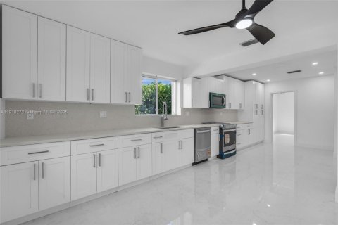 Villa ou maison à louer à Pinecrest, Floride: 3 chambres, 204.76 m2 № 1965901 - photo 28