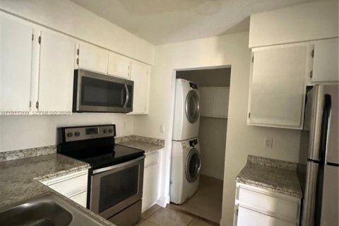 Condominio en alquiler en Pompano Beach, Florida, 1 dormitorio, 75.53 m2 № 1973452 - foto 16