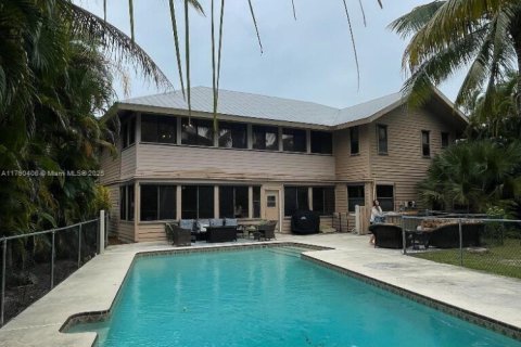 House in Hobe Sound, Florida 5 bedrooms, 383.78 sq.m. № 1661503 - photo 5