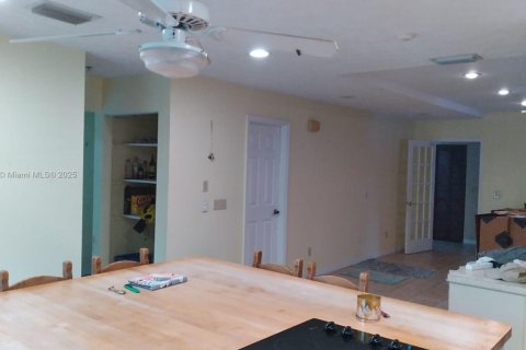 House in Hobe Sound, Florida 5 bedrooms, 383.78 sq.m. № 1661503 - photo 14