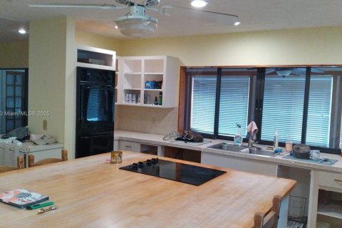 House in Hobe Sound, Florida 5 bedrooms, 383.78 sq.m. № 1661503 - photo 8