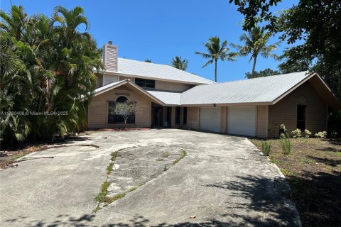House in Hobe Sound, Florida 5 bedrooms, 383.78 sq.m. № 1661503 - photo 7