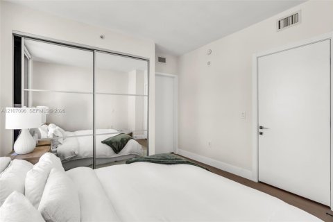 Купить кондоминиум в Майами, Флорида 2 спальни, 121.79м2, № 2417114 - фото 19