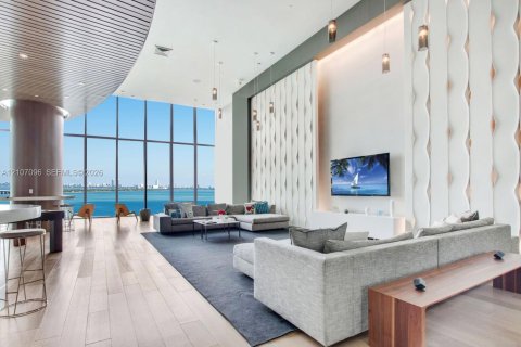 Купить кондоминиум в Майами, Флорида 2 спальни, 121.79м2, № 2417114 - фото 28