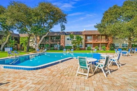 Condo à New Smyrna Beach, Floride, 2 chambres  № 2102947