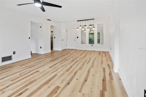 Copropriété à vendre à New Smyrna Beach, Floride: 2 chambres, 77.85 m2 № 2102947 - photo 13