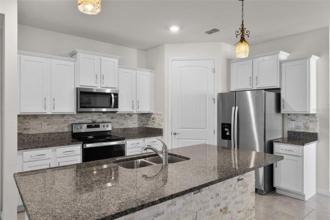House in Sanford, Florida 3 bedrooms, 159.98 sq.m. № 1876046 - photo 3