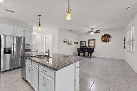House in Sanford, Florida 3 bedrooms, 159.98 sq.m. № 1876046 - photo 12