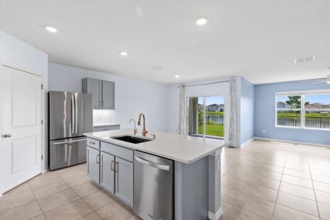House in Wesley Chapel, Florida 4 bedrooms, 171.5 sq.m. № 1805613 - photo 5