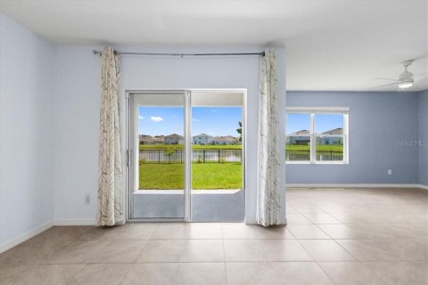 House in Wesley Chapel, Florida 4 bedrooms, 171.5 sq.m. № 1805613 - photo 9