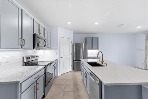 House in Wesley Chapel, Florida 4 bedrooms, 171.5 sq.m. № 1805613 - photo 6