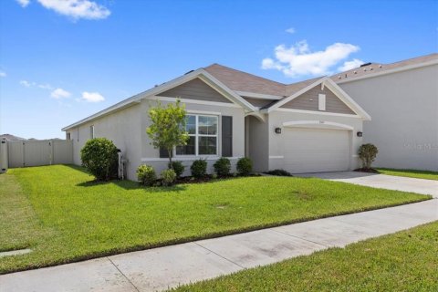 House in Wesley Chapel, Florida 4 bedrooms, 171.5 sq.m. № 1805613 - photo 3
