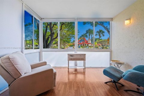 Condominio en venta en Margate, Florida, 1 dormitorio, 66.98 m2 № 1976351 - foto 2