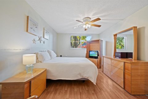 Condominio en venta en Margate, Florida, 1 dormitorio, 66.98 m2 № 1976351 - foto 21