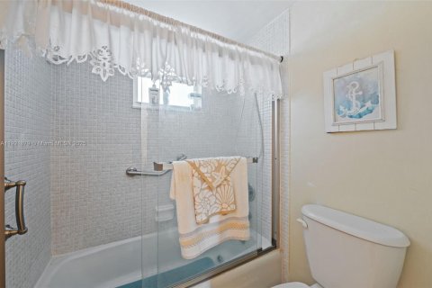 Condominio en venta en Margate, Florida, 1 dormitorio, 66.98 m2 № 1976351 - foto 27