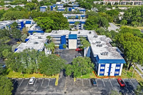 Condominio en venta en Margate, Florida, 1 dormitorio, 66.98 m2 № 1976351 - foto 5