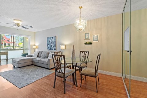 Condominio en venta en Margate, Florida, 1 dormitorio, 66.98 m2 № 1976351 - foto 17