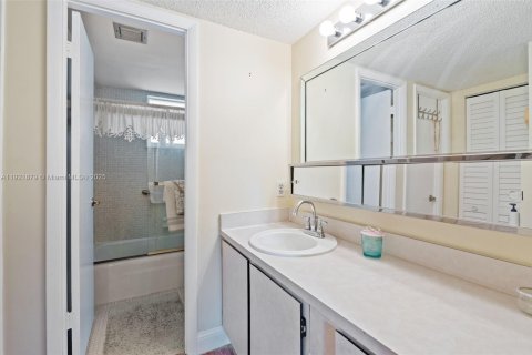 Condominio en venta en Margate, Florida, 1 dormitorio, 66.98 m2 № 1976351 - foto 26